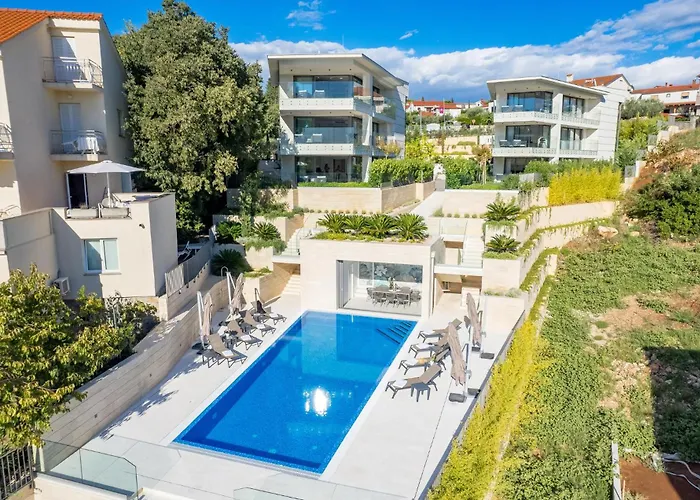 3 Bedroom Stunning In Krk Appartamento Krk Town